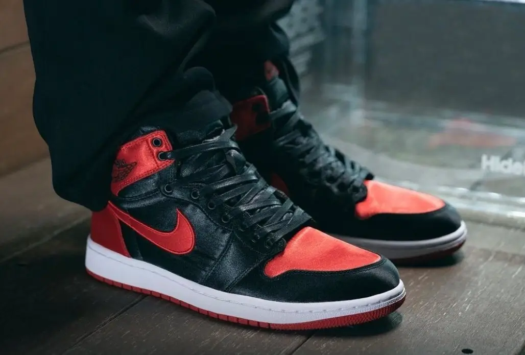 Air Jordan 1 Women’s High OG Satin Bred