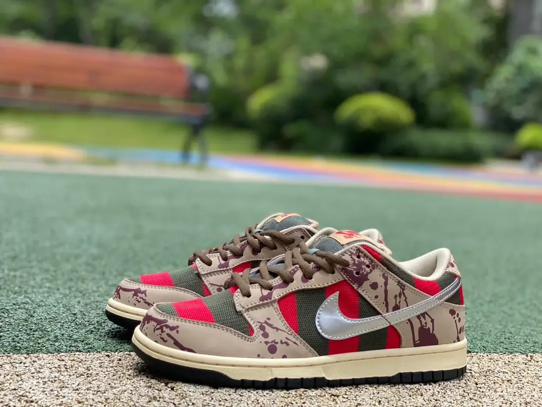 Nike SB Dunk Low Freddy Krueger