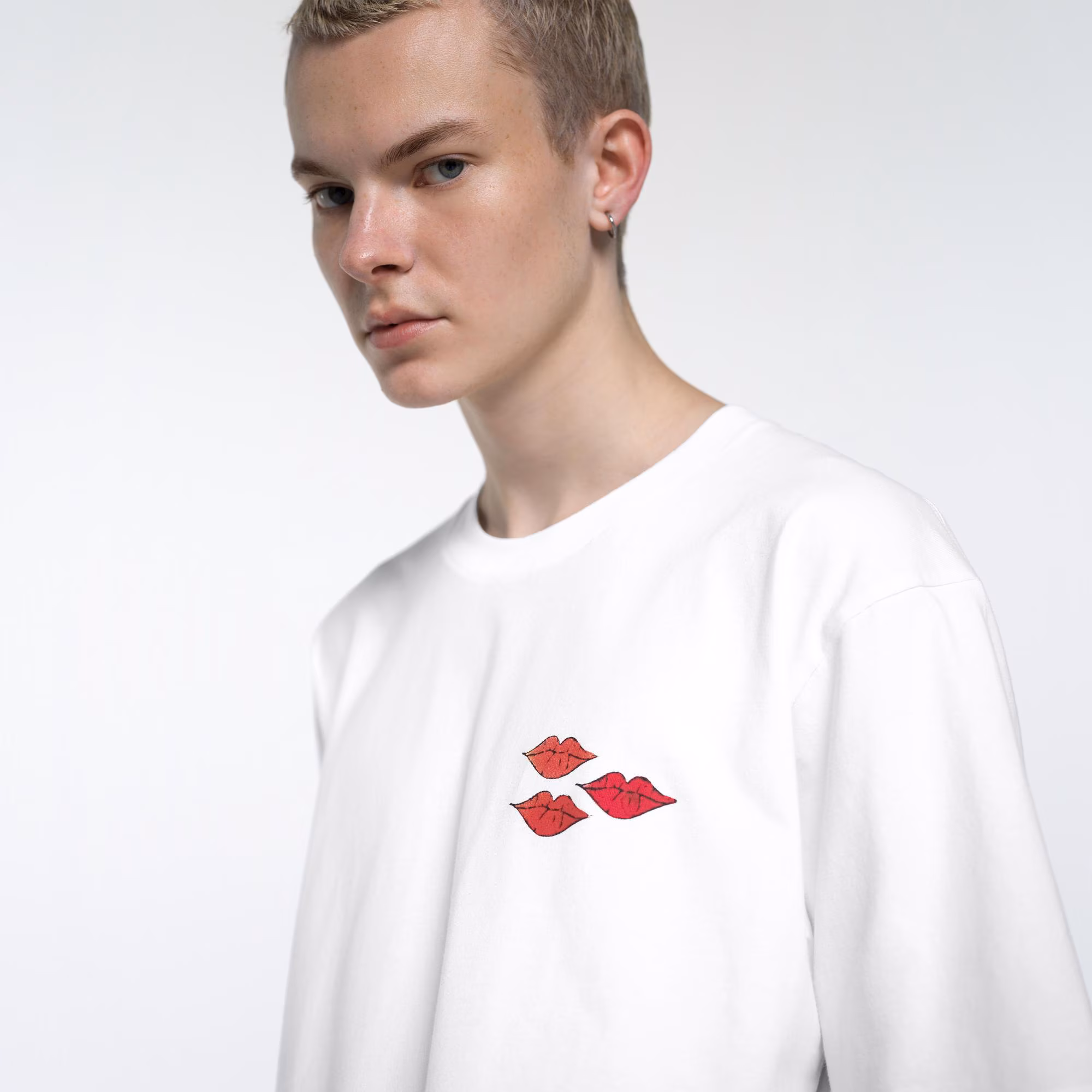 KAWS Uniqlo X Andy Warhol Love Tee